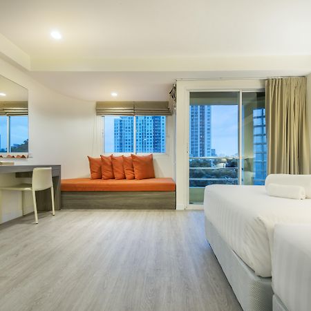 Le Tada Residence Bangkok Bagian luar foto