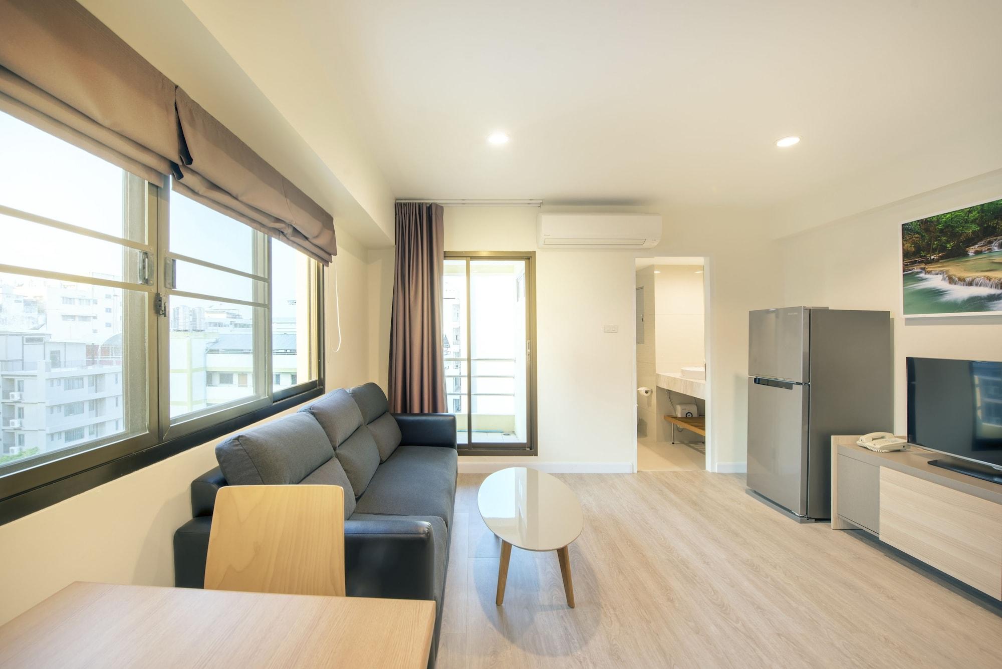 Le Tada Residence Bangkok Bagian luar foto