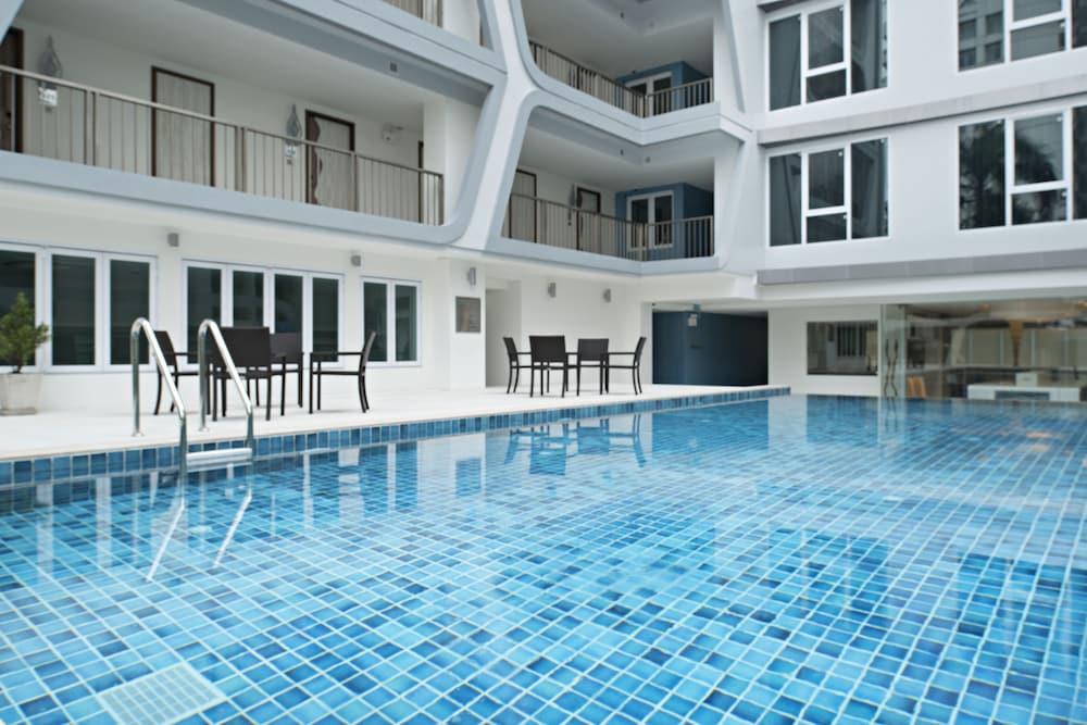 Le Tada Residence Bangkok Bagian luar foto