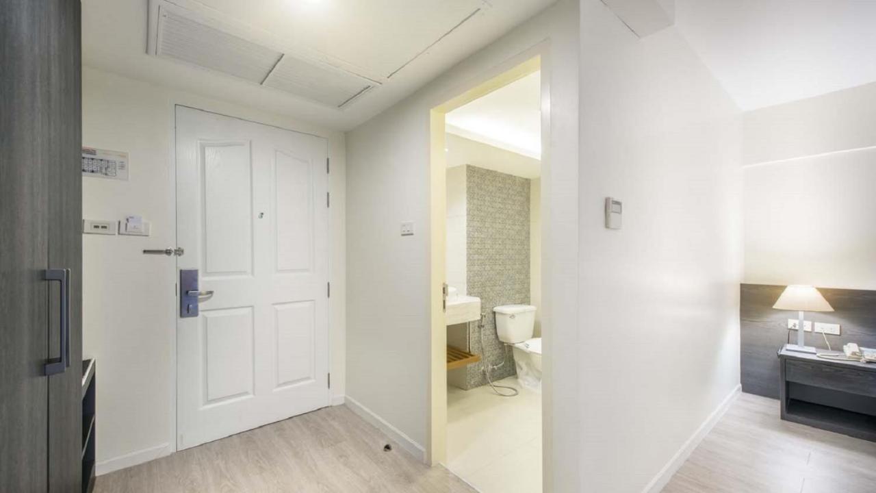 Le Tada Residence Bangkok Bagian luar foto