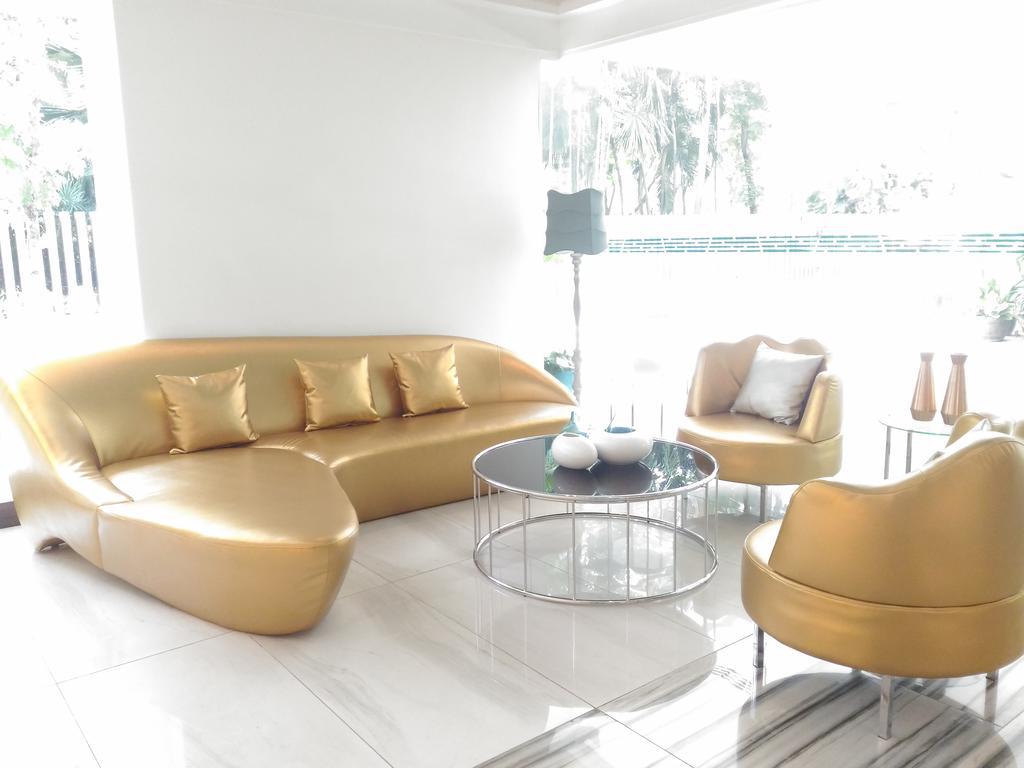 Le Tada Residence Bangkok Bagian luar foto