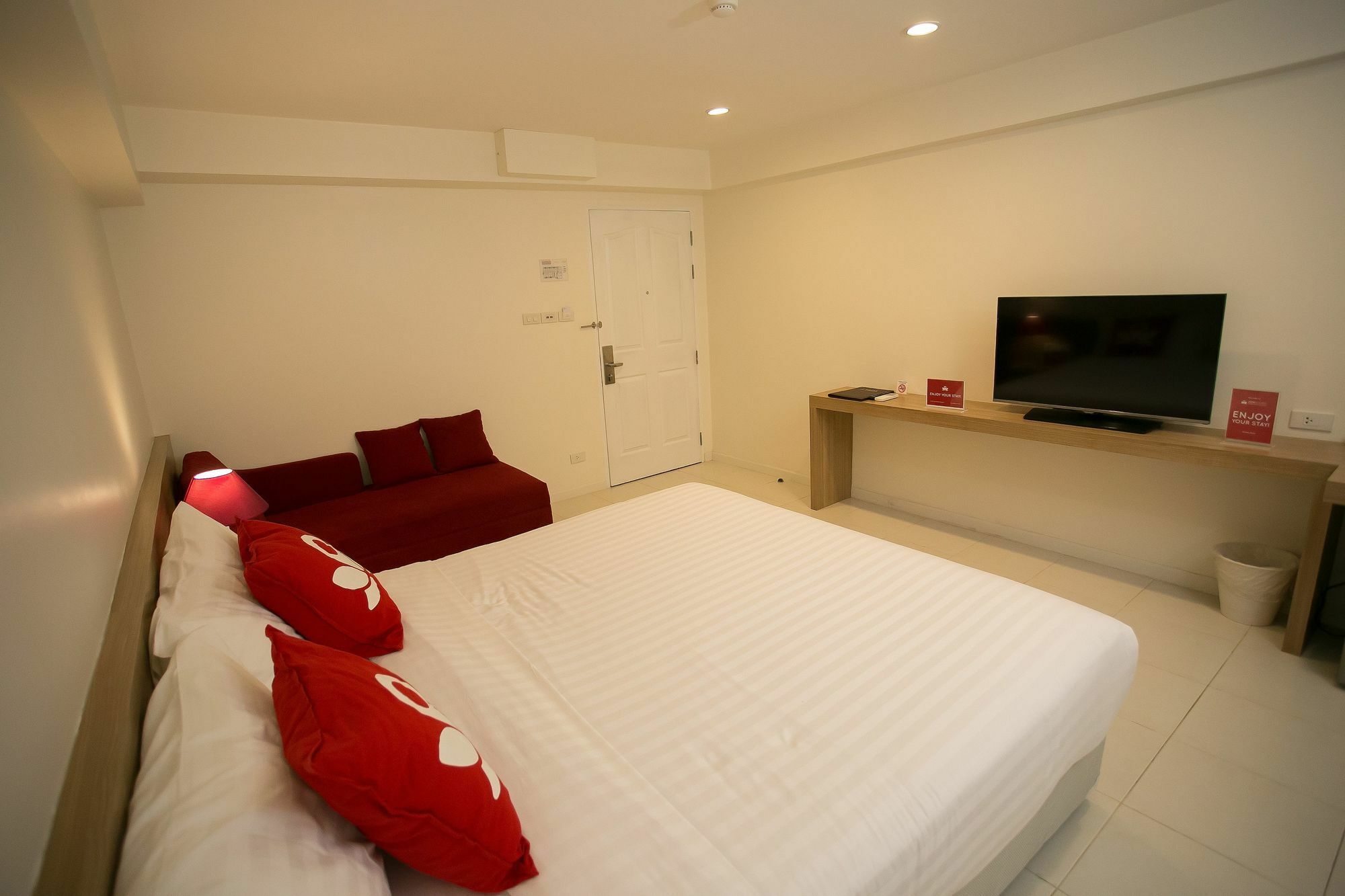 Le Tada Residence Bangkok Bagian luar foto