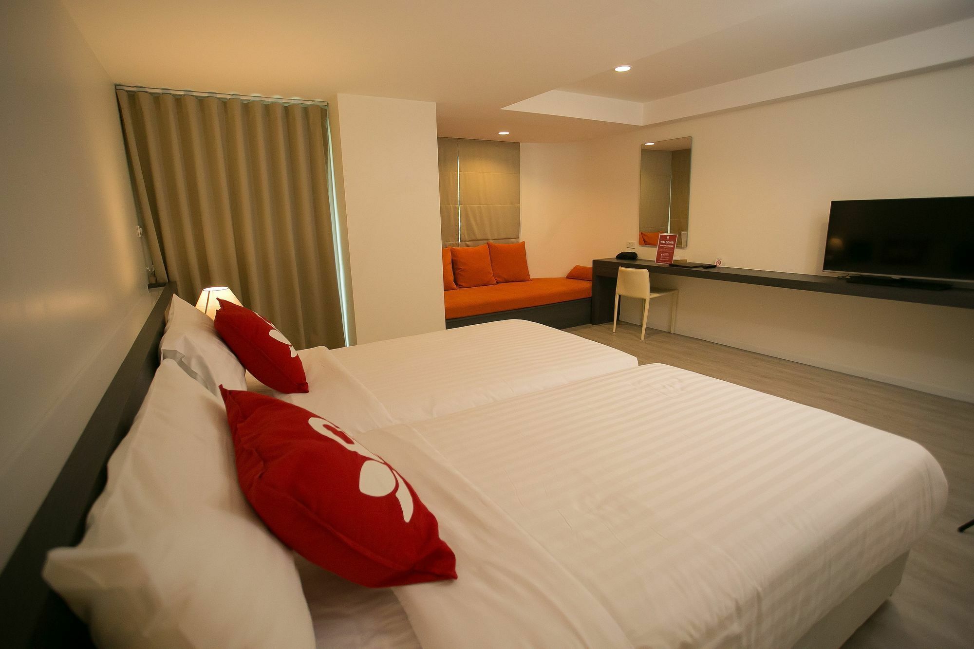 Le Tada Residence Bangkok Bagian luar foto