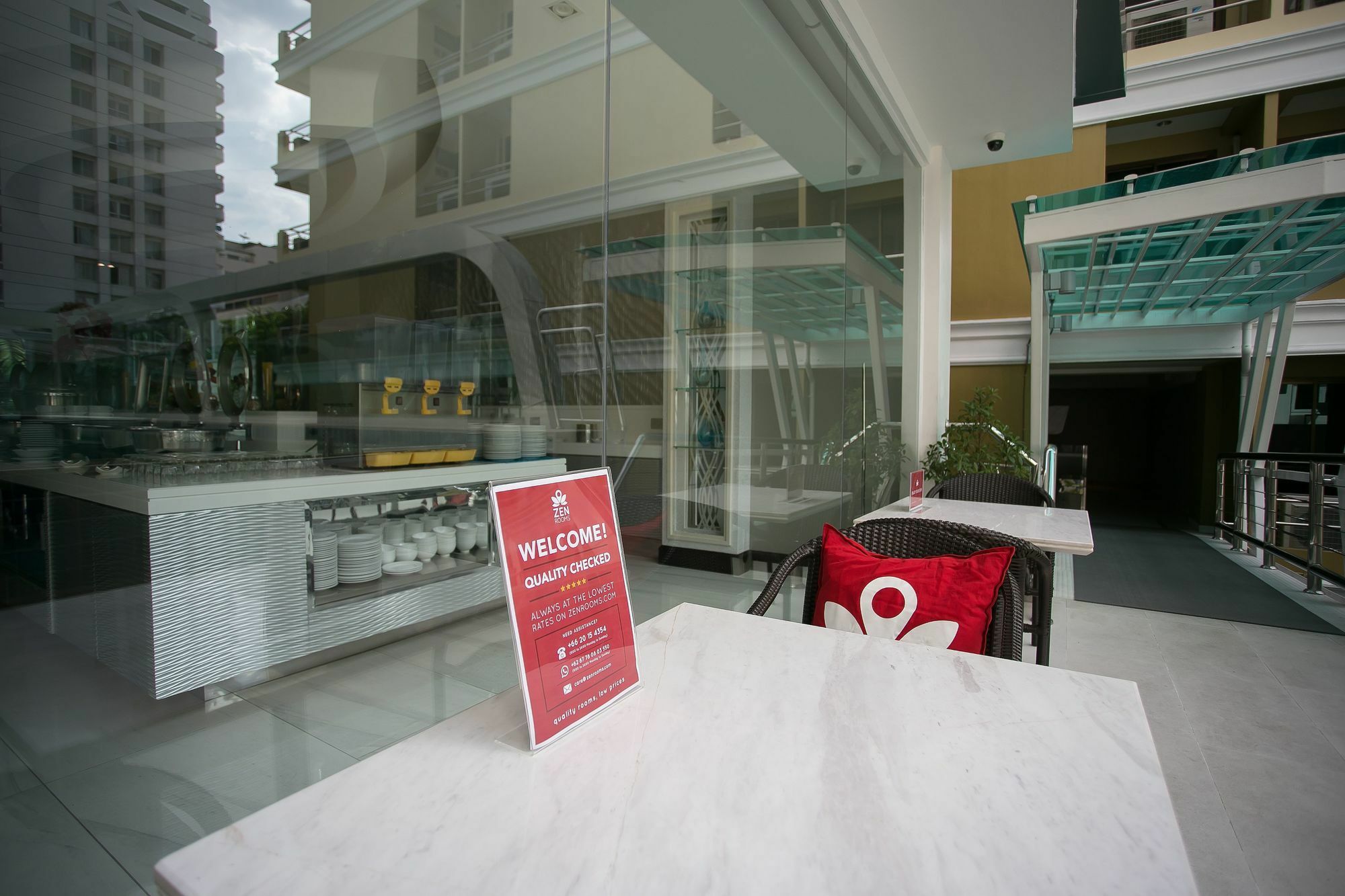 Le Tada Residence Bangkok Bagian luar foto