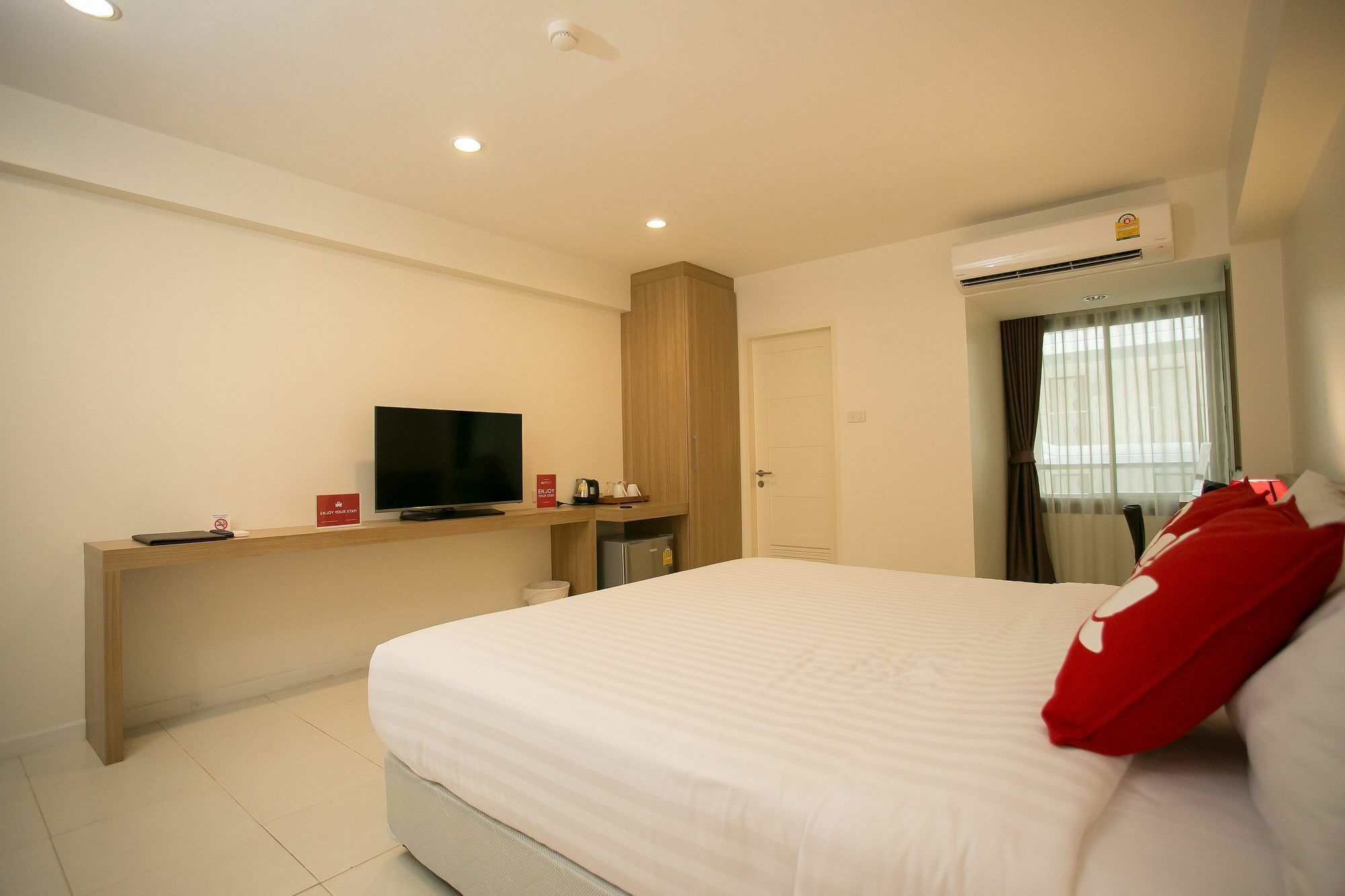 Le Tada Residence Bangkok Bagian luar foto